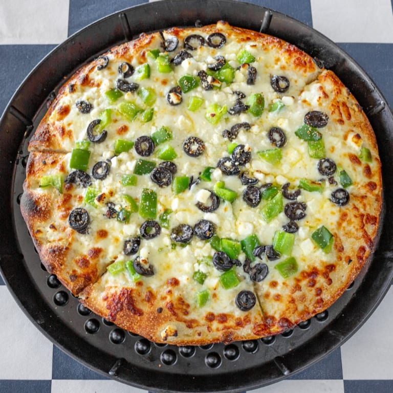 Authentic Greek Pizza: A Delicious Mediterranean Twist